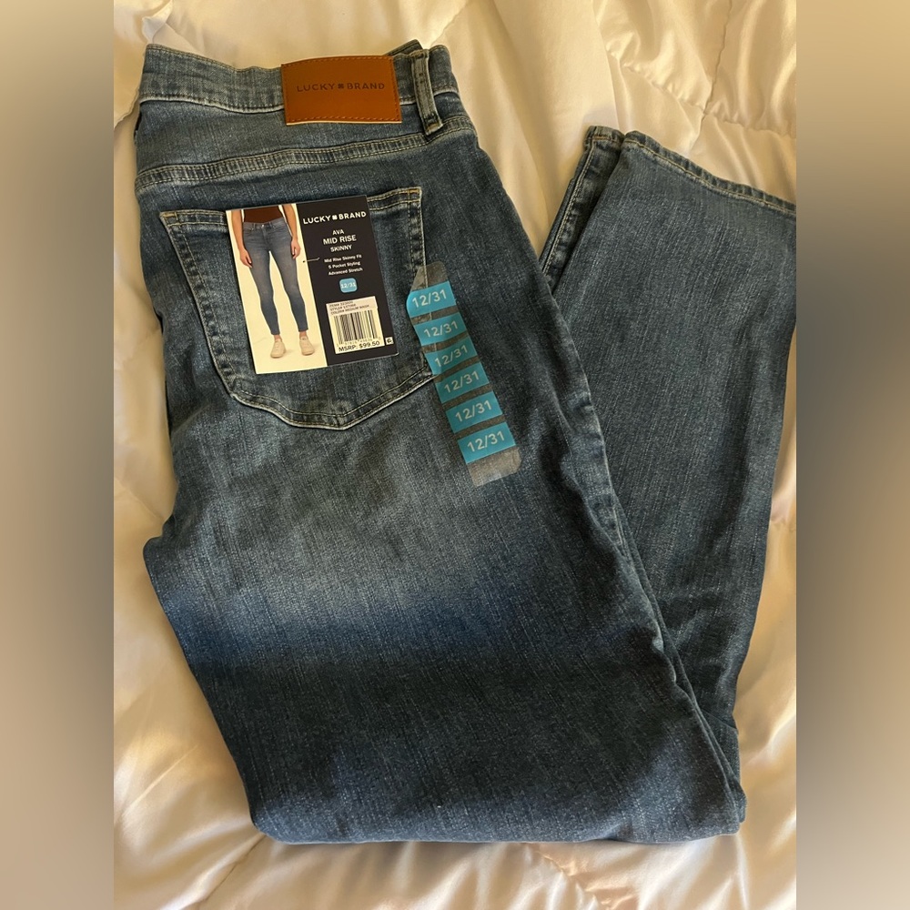 Lucky Brand Women's Skinny Jeans in Dark Blue Wash